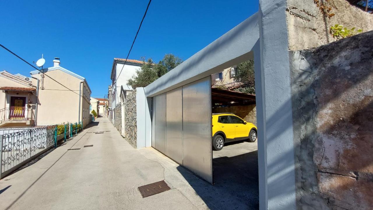 Apartman Kristina And Free Parking Mali Lošinj Exteriér fotografie